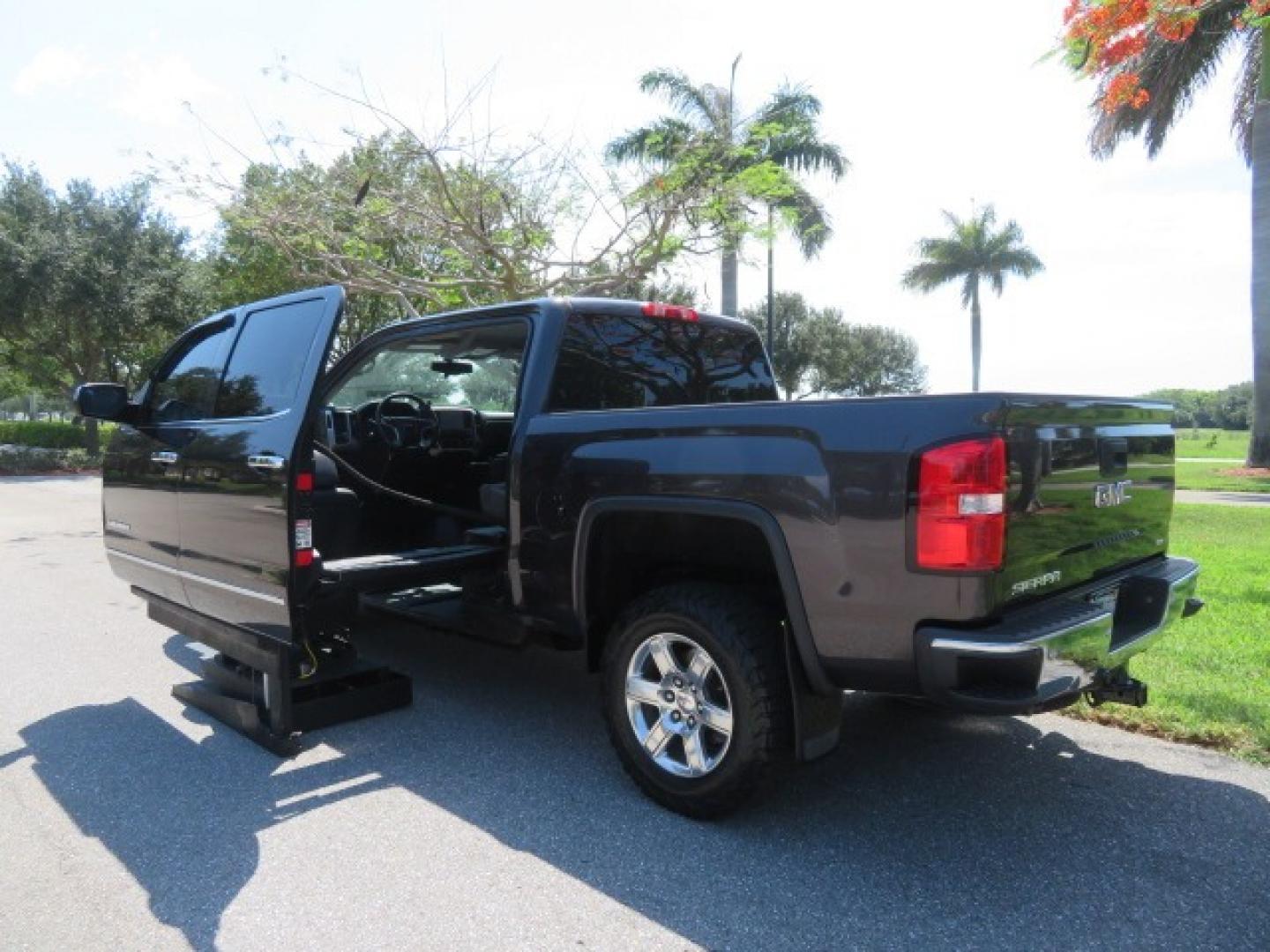 2014 /Black GMC Sierra 1500 SLT Crew Cab 2WD (3GTP1VEC2EG) with an 5.3L V8 OHV 16V engine, 6-Speed Automatic transmission, located at 4301 Oak Circle #19, Boca Raton, FL, 33431, (954) 561-2499, 26.388861, -80.084038 - Photo#68